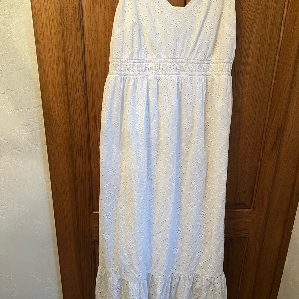 Chic White Eyelet Women's Dress